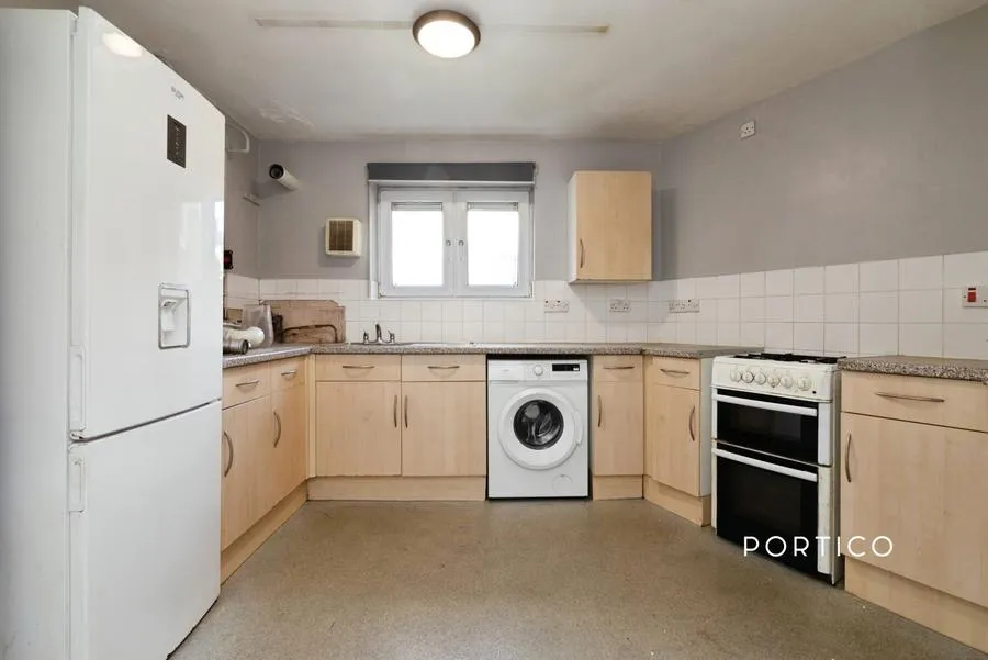 Wallers Close, Woodford Green, IG8, photo 5