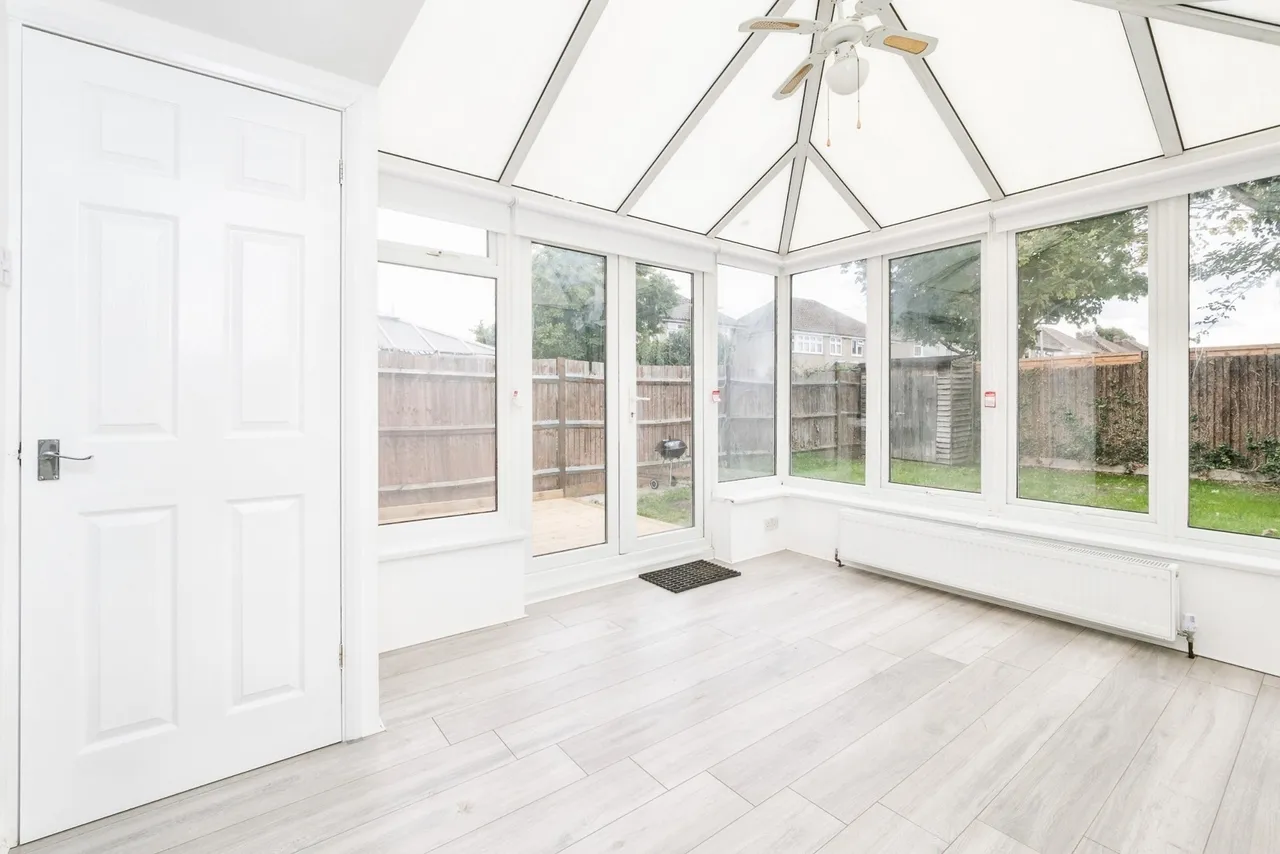 St. Michaels Close, Aveley, South Ockendon, Essex, RM15, photo 4