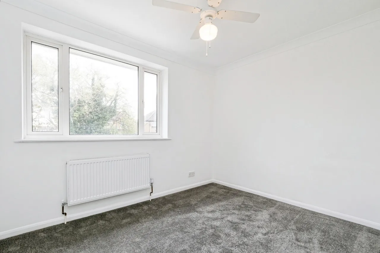 St. Michaels Close, Aveley, South Ockendon, Essex, RM15, photo 14