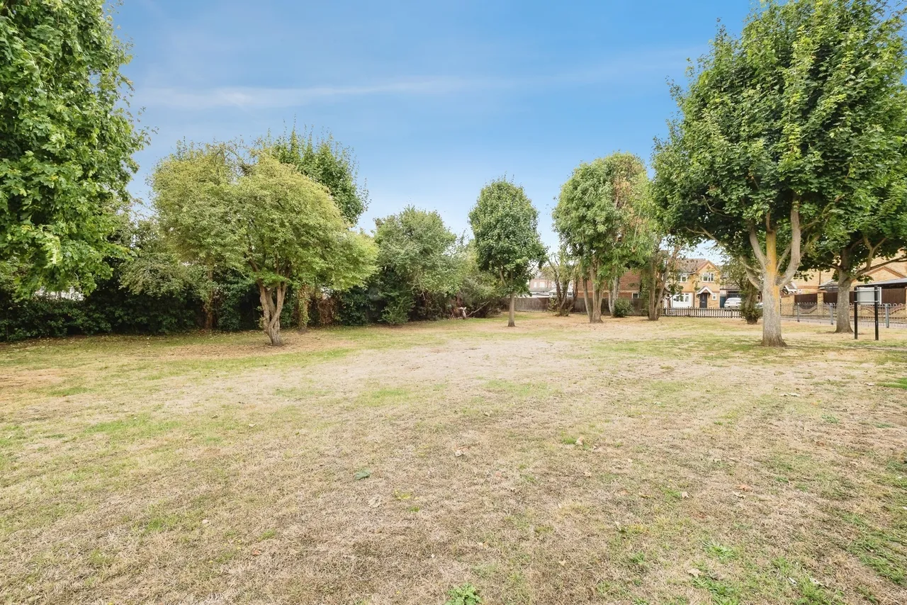 St. Michaels Close, Aveley, South Ockendon, Essex, RM15, photo 19