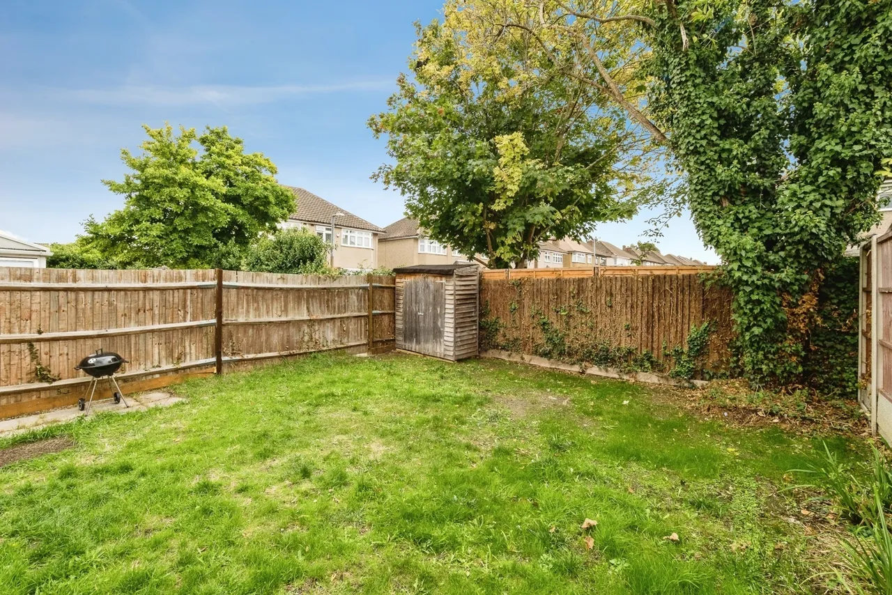 St. Michaels Close, Aveley, South Ockendon, Essex, RM15, photo 12