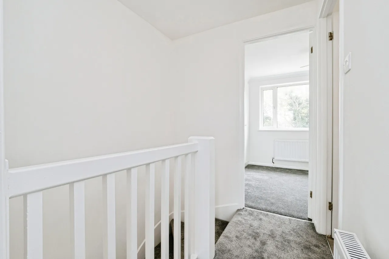St. Michaels Close, Aveley, South Ockendon, Essex, RM15, photo 18