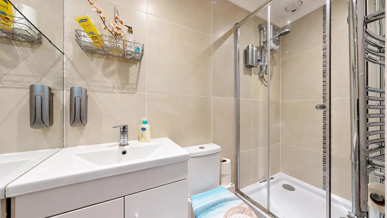 Sutherland Grove, Bletchley, photo 10