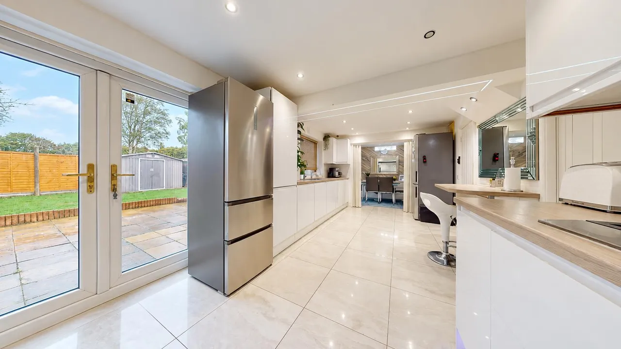 Sutherland Grove, Bletchley, photo 6