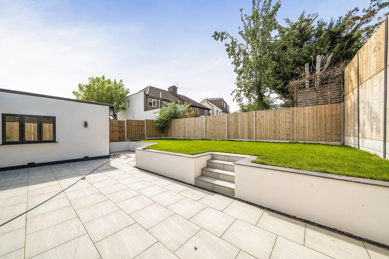 Highview Avenue, Edgware, HA8, photo 4
