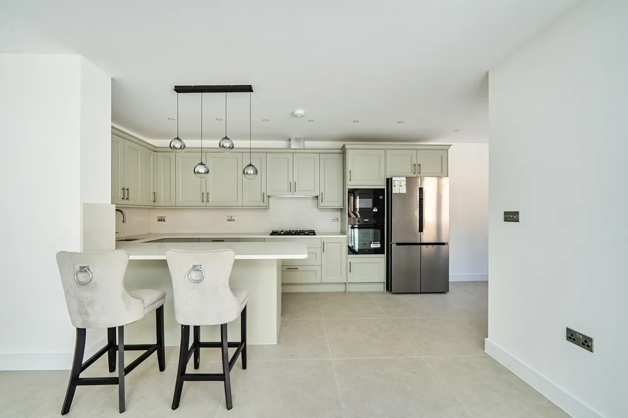 Highview Avenue, Edgware, HA8, photo 6