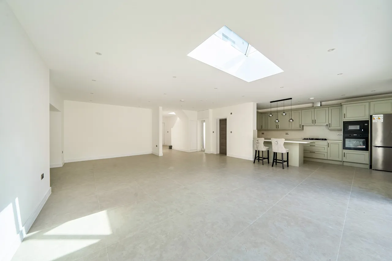 Highview Avenue, Edgware, HA8, photo 11