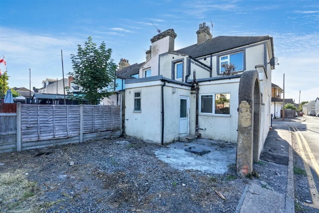 Church Road, Swanscombe, DA10, photo 2