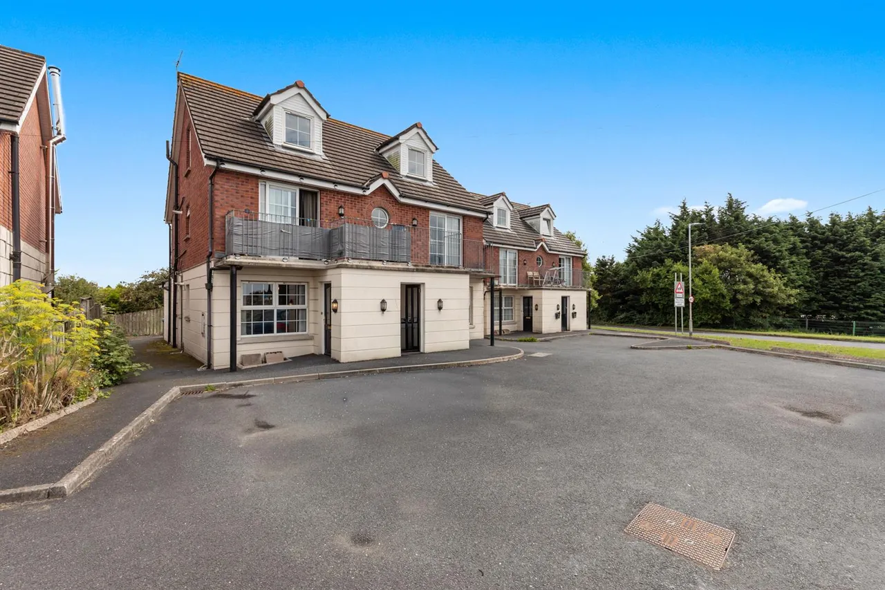 2 bed flat for sale, Abbeydale Avenue, Newtownards, BT23