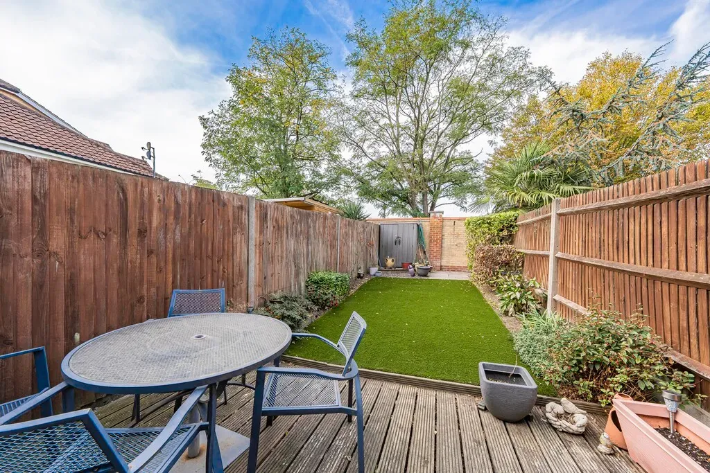 Morse Close, Harefield, UB9, photo 4