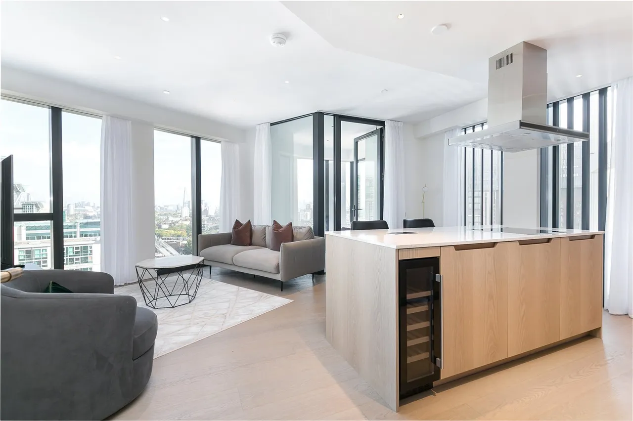 2 bed flat to rent, Nine Elms Lane, Nine Elms, SW8