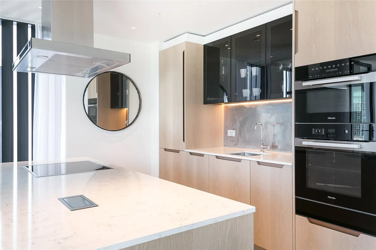 Nine Elms Lane, Nine Elms, SW8, photo 6