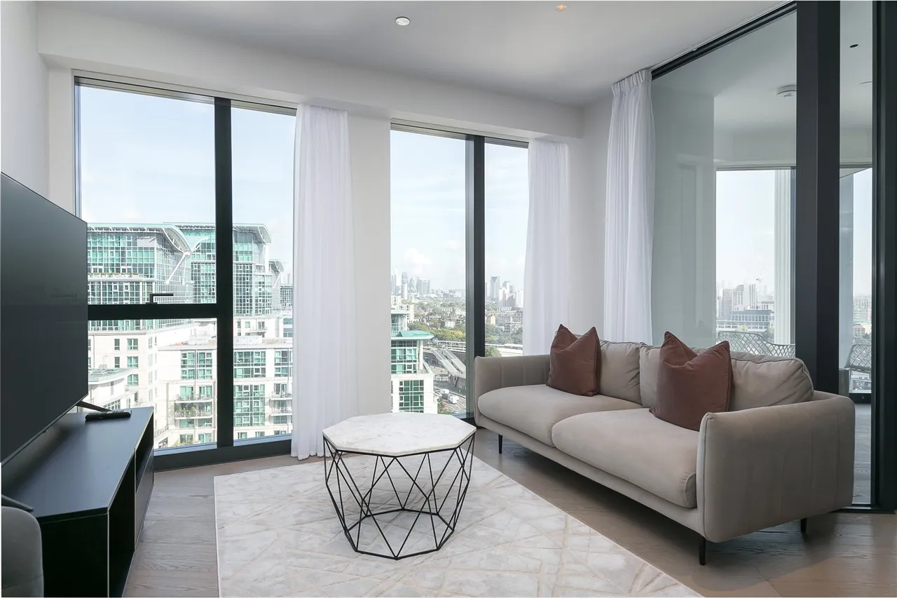 Nine Elms Lane, Nine Elms, SW8, photo 3