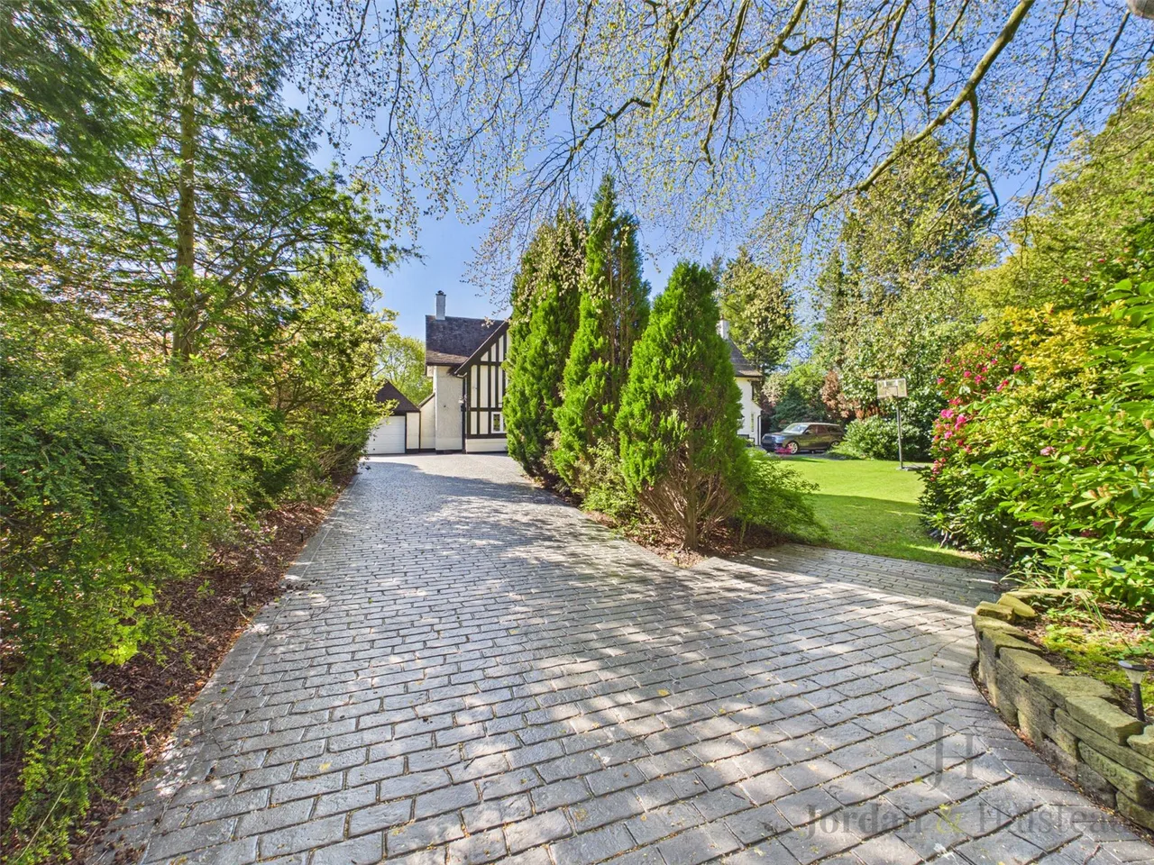 Adlington Road, Wilmslow, Cheshire, SK9 2BN, photo 37