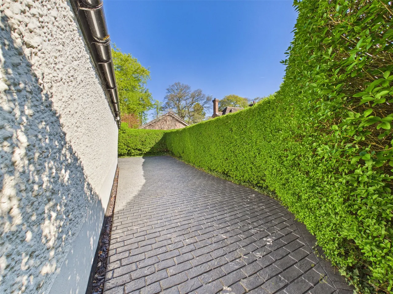 Adlington Road, Wilmslow, Cheshire, SK9 2BN, photo 32
