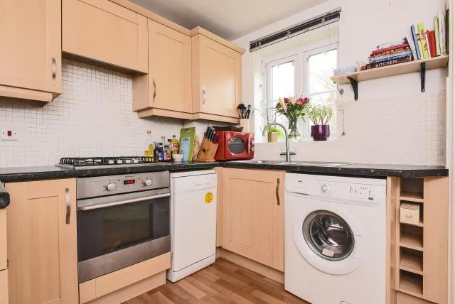 Fallows Road, Padworth, RG7, photo 2