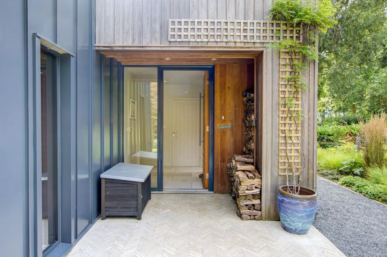 Middle Drive, Woolsington, NE13, photo 9