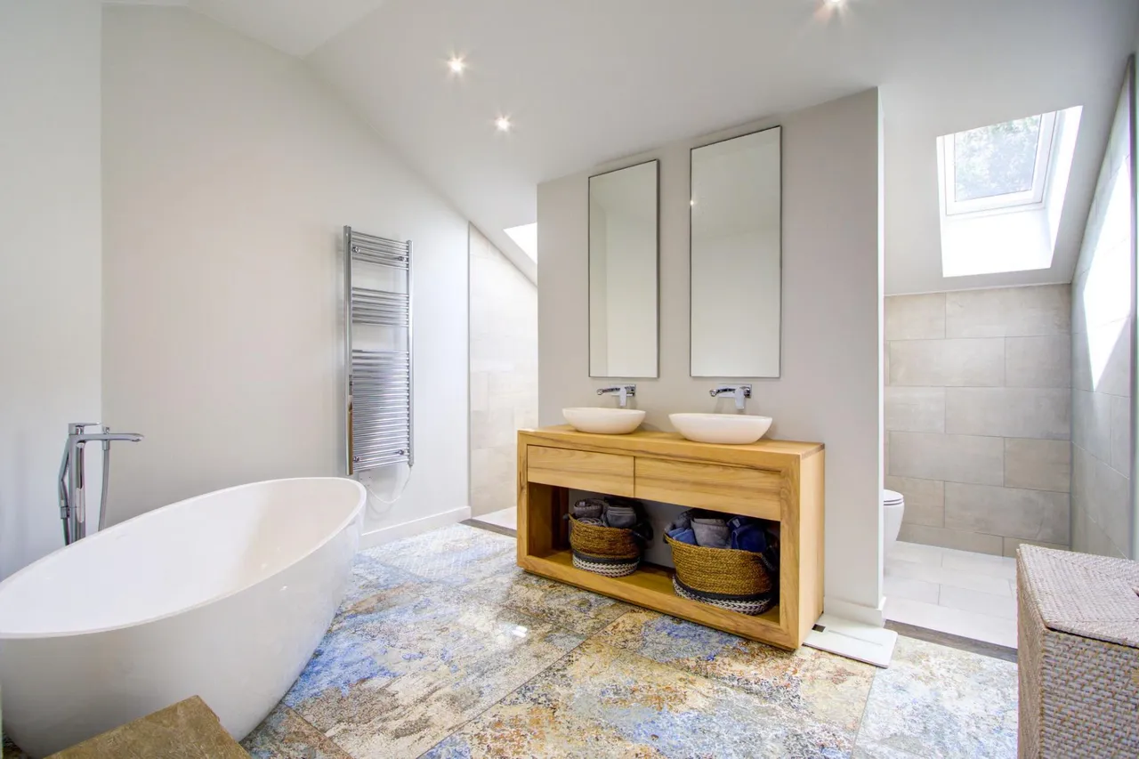 Middle Drive, Woolsington, NE13, photo 28