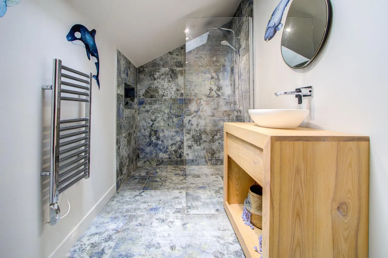 Middle Drive, Woolsington, NE13, photo 35