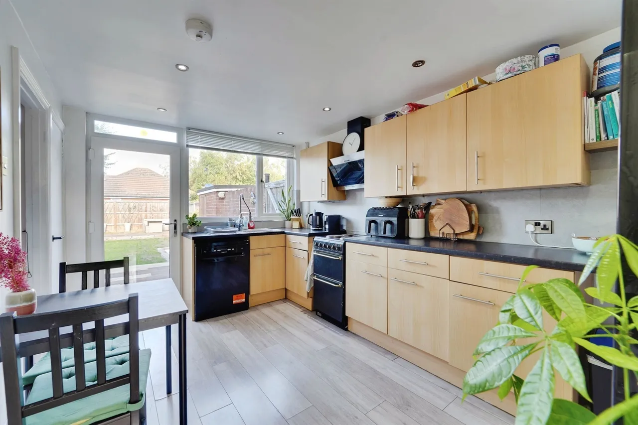 St. Marys Road, Wootton, MK43, photo 4