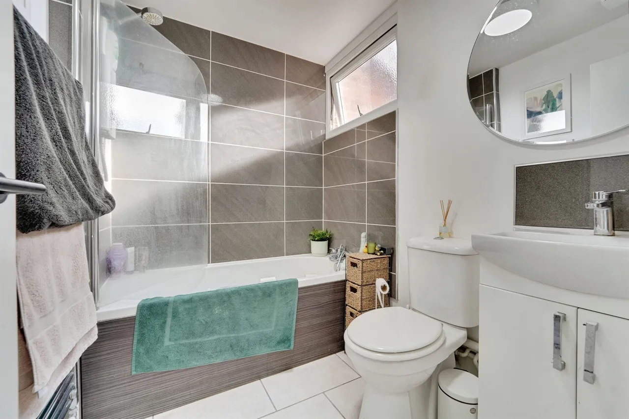St. Marys Road, Wootton, MK43, photo 12