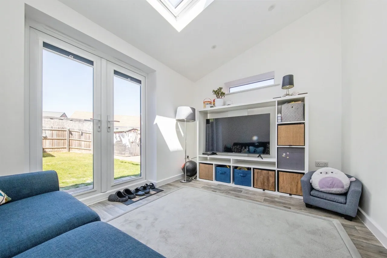 Meadow Drive, Great Blakenham, Ipswich, photo 3