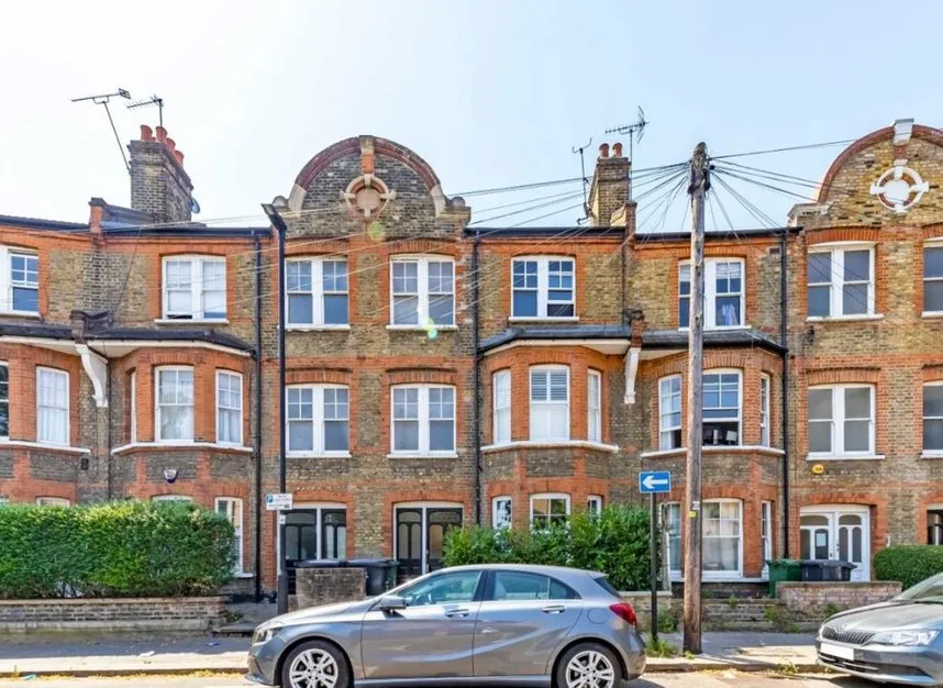 4 bed flat to rent — Aristotle Road, Clapham, SW4