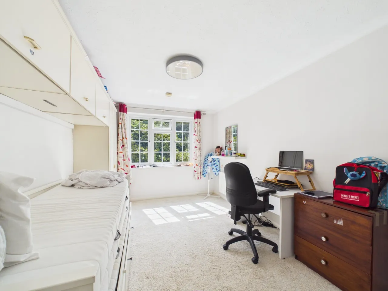 Staines-upon-Thames, Surrey, photo 4