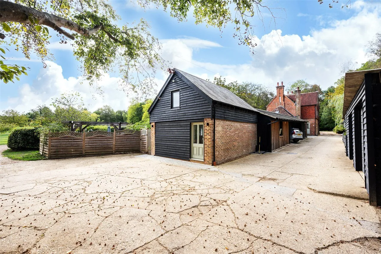 Brickyard Lane, Corfe Mullen, BH21, photo 43