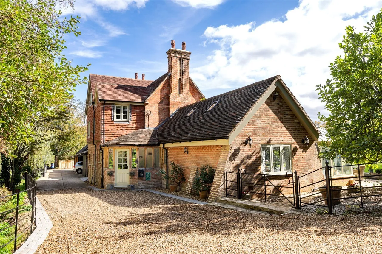 Brickyard Lane, Corfe Mullen, BH21, photo 33