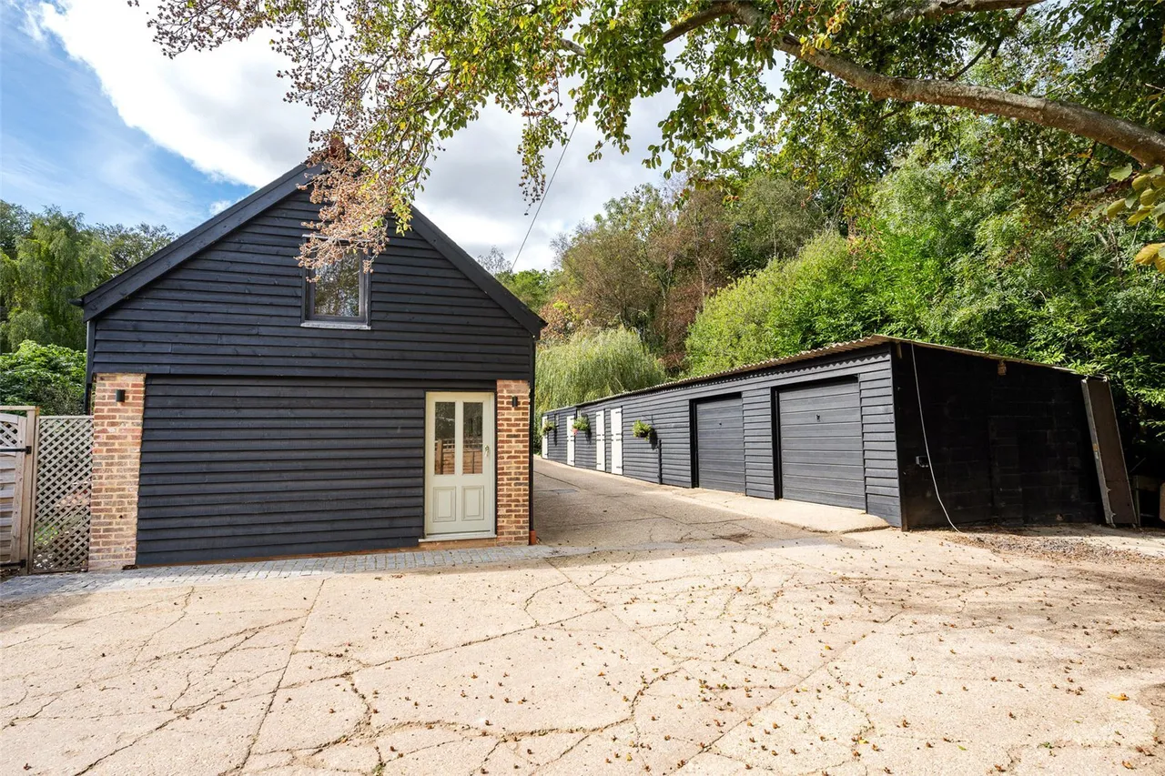 Brickyard Lane, Corfe Mullen, BH21, photo 44