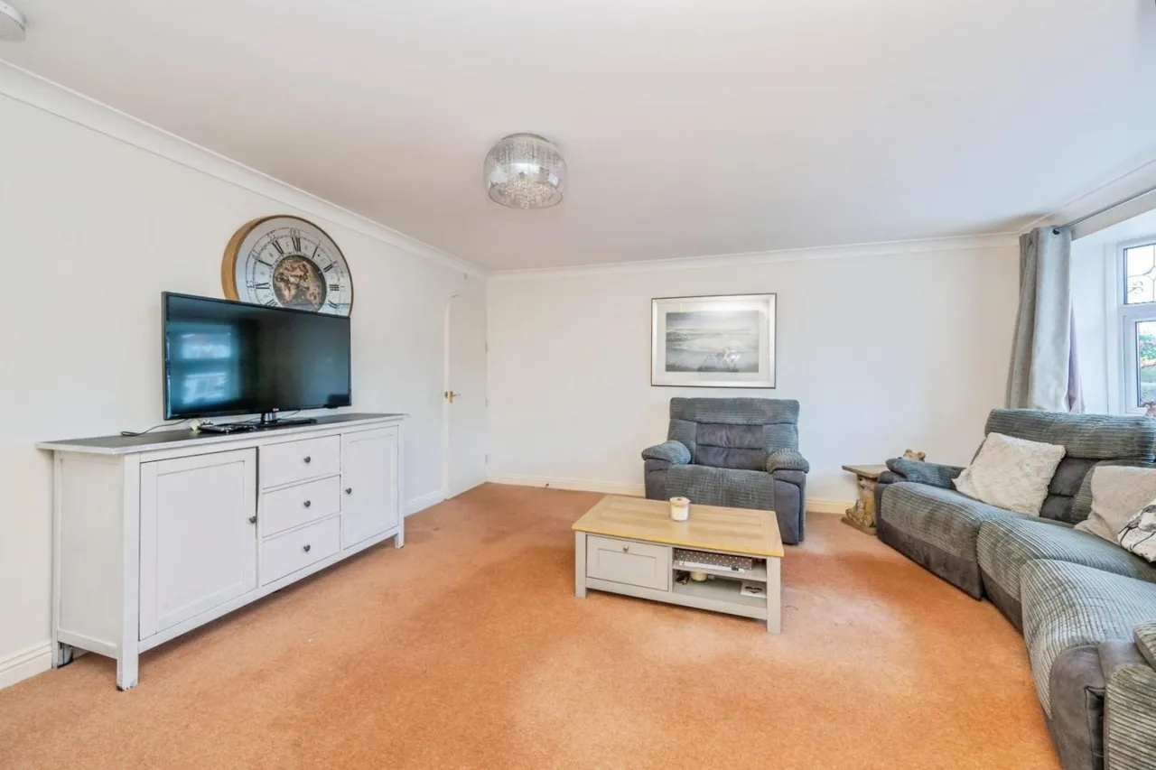 Irving Close, Lichfield, photo 6