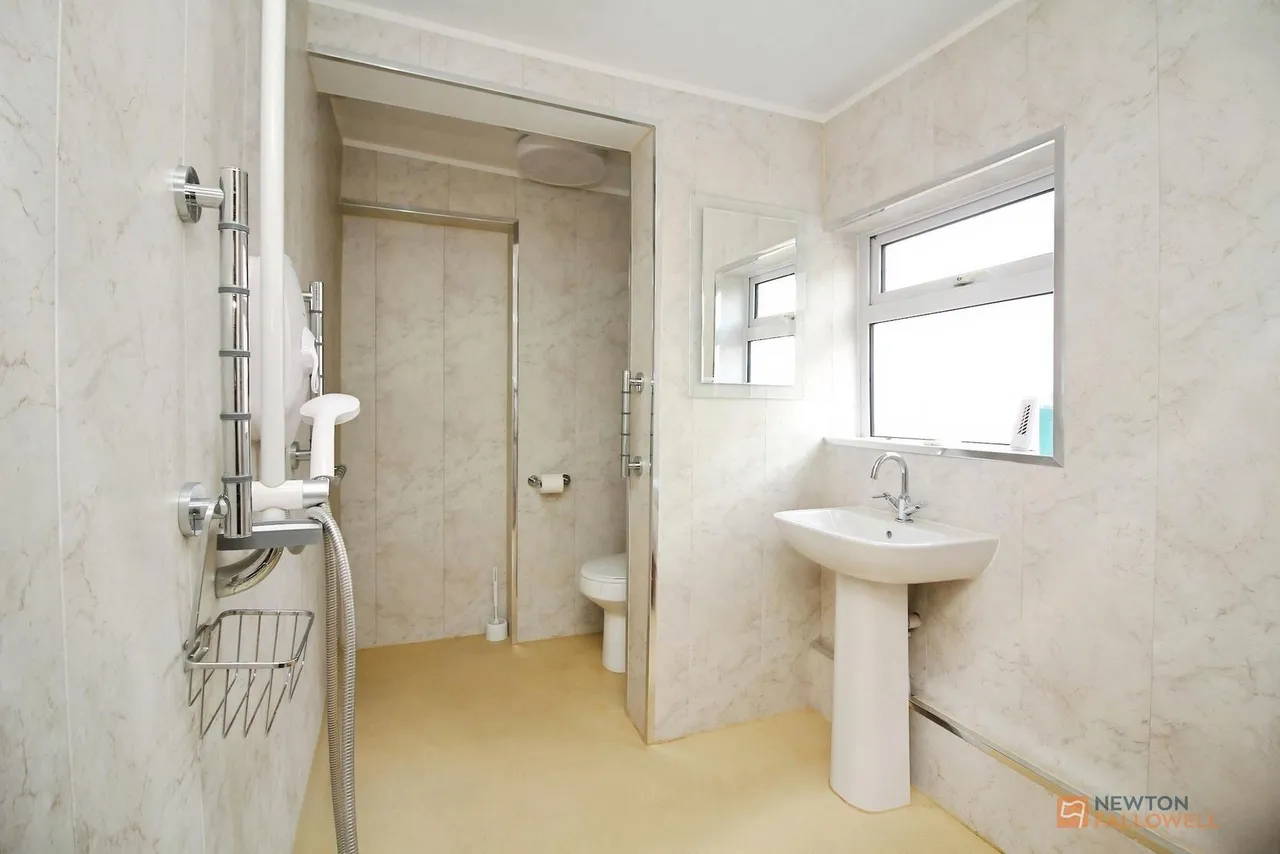 Mostyn Avenue, Syston, LE7, photo 12