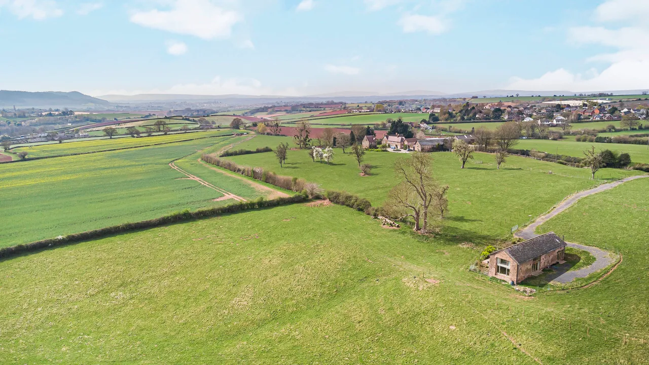 Detached Barn with 3.5 Acres, Ross-On-Wye, photo 10