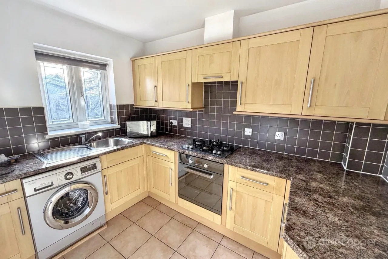 Portreath Drive, Horeston Grange, CV11, photo 5
