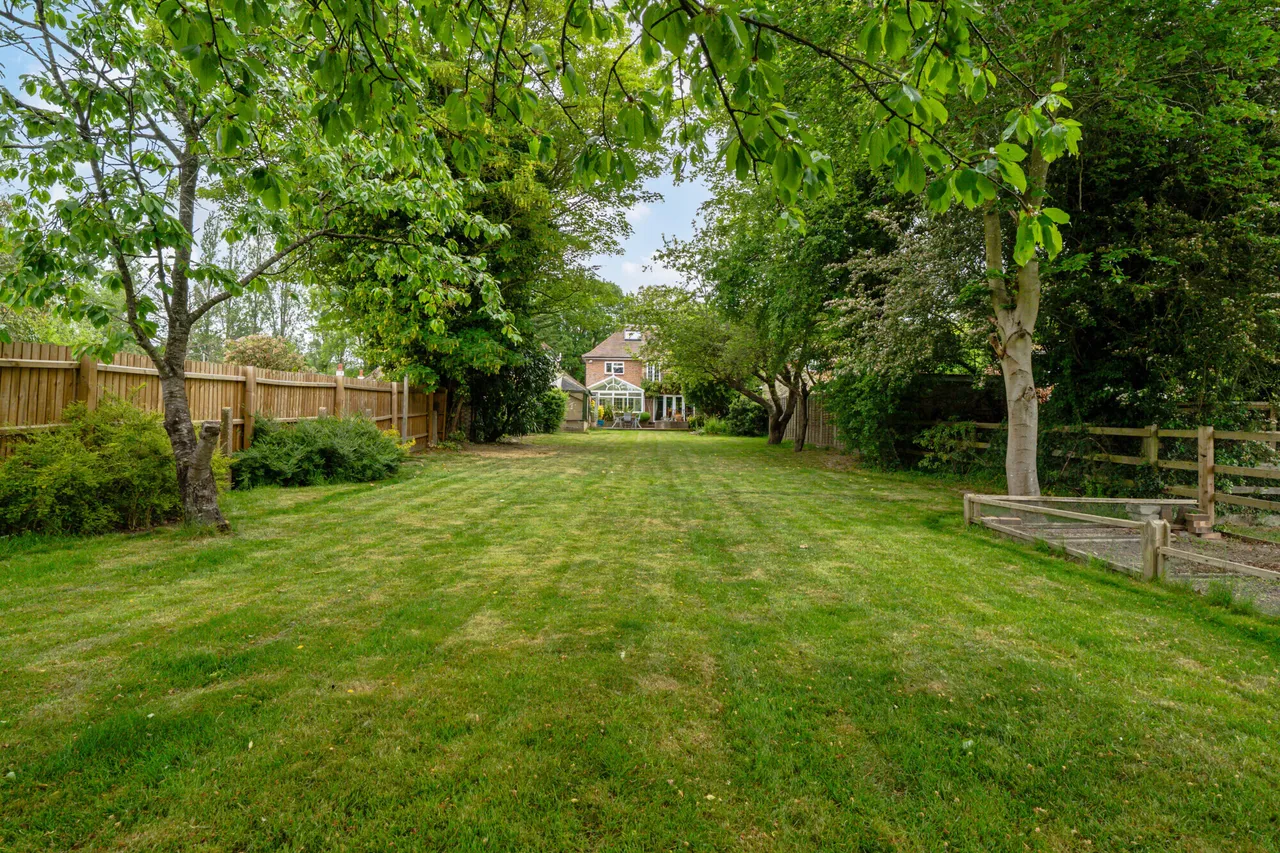 Rowley Lane, Wexham, SL3, photo 3