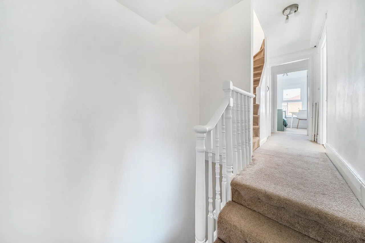 Bedford Road, Ealing, W13, photo 9
