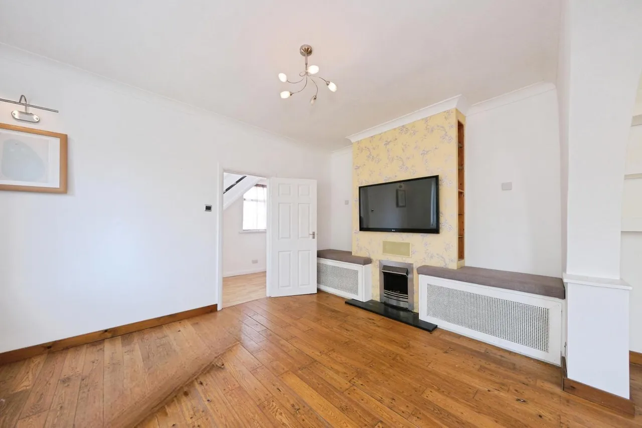 Park Hall Road, Mansfield Woodhouse, Mansfield, Nottinghamshire, NG19, photo 4