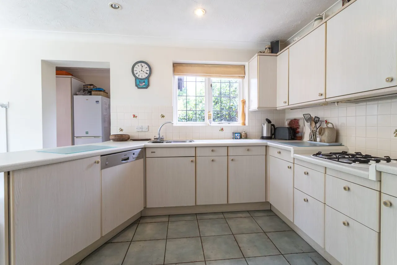 Tylers Gate Alton Road, South Warnborough, Hook, RG29 1RP, photo 7