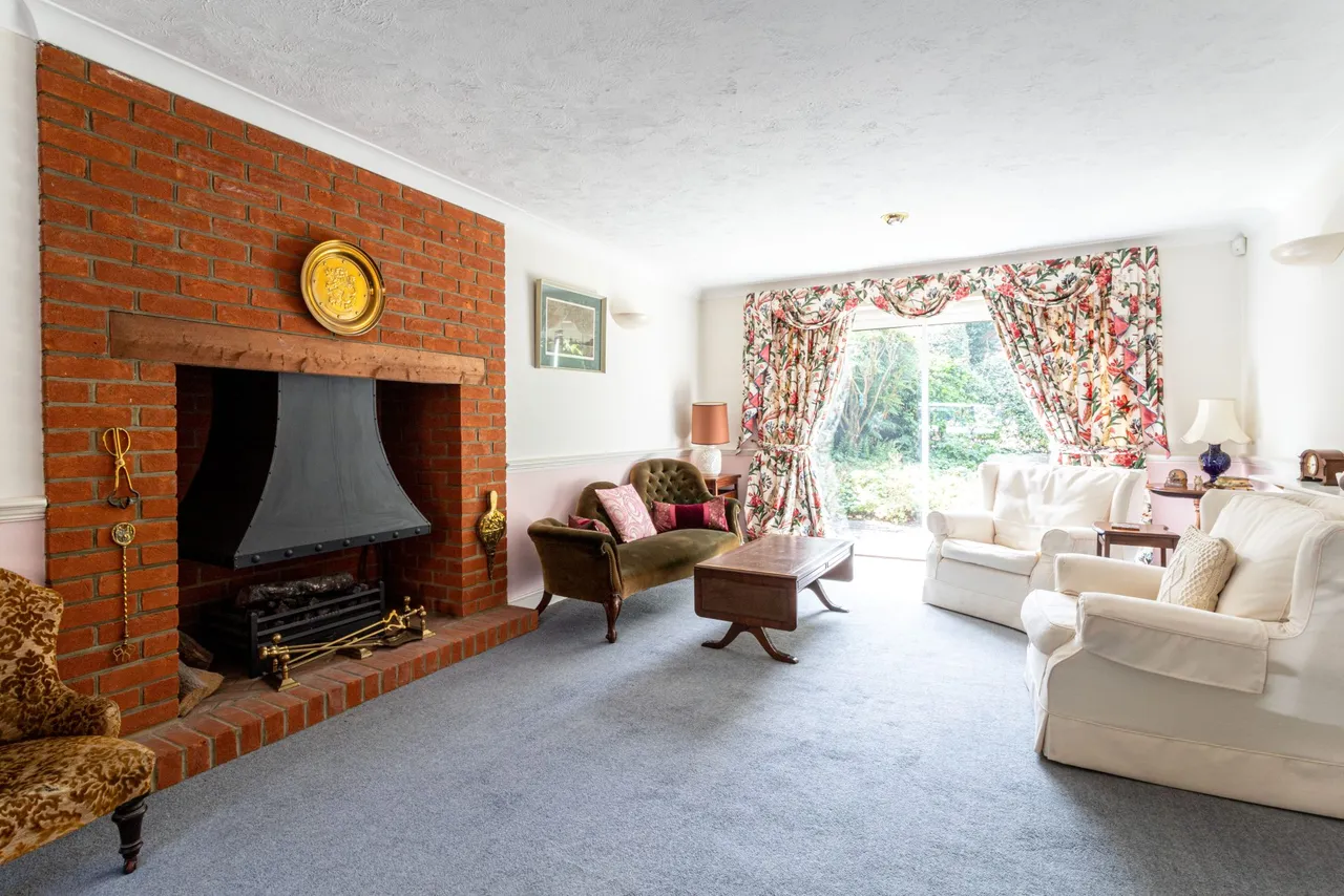 Tylers Gate Alton Road, South Warnborough, Hook, RG29 1RP, photo 5