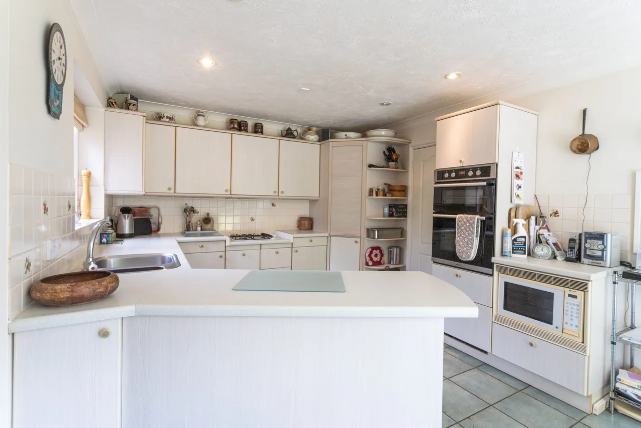 Tylers Gate Alton Road, South Warnborough, Hook, RG29 1RP, photo 8