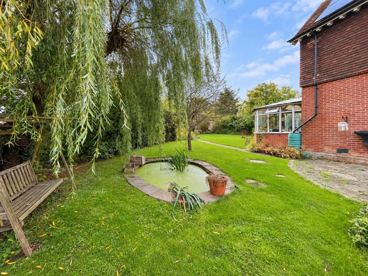 Coxlow House, Horam, TN21, photo 17