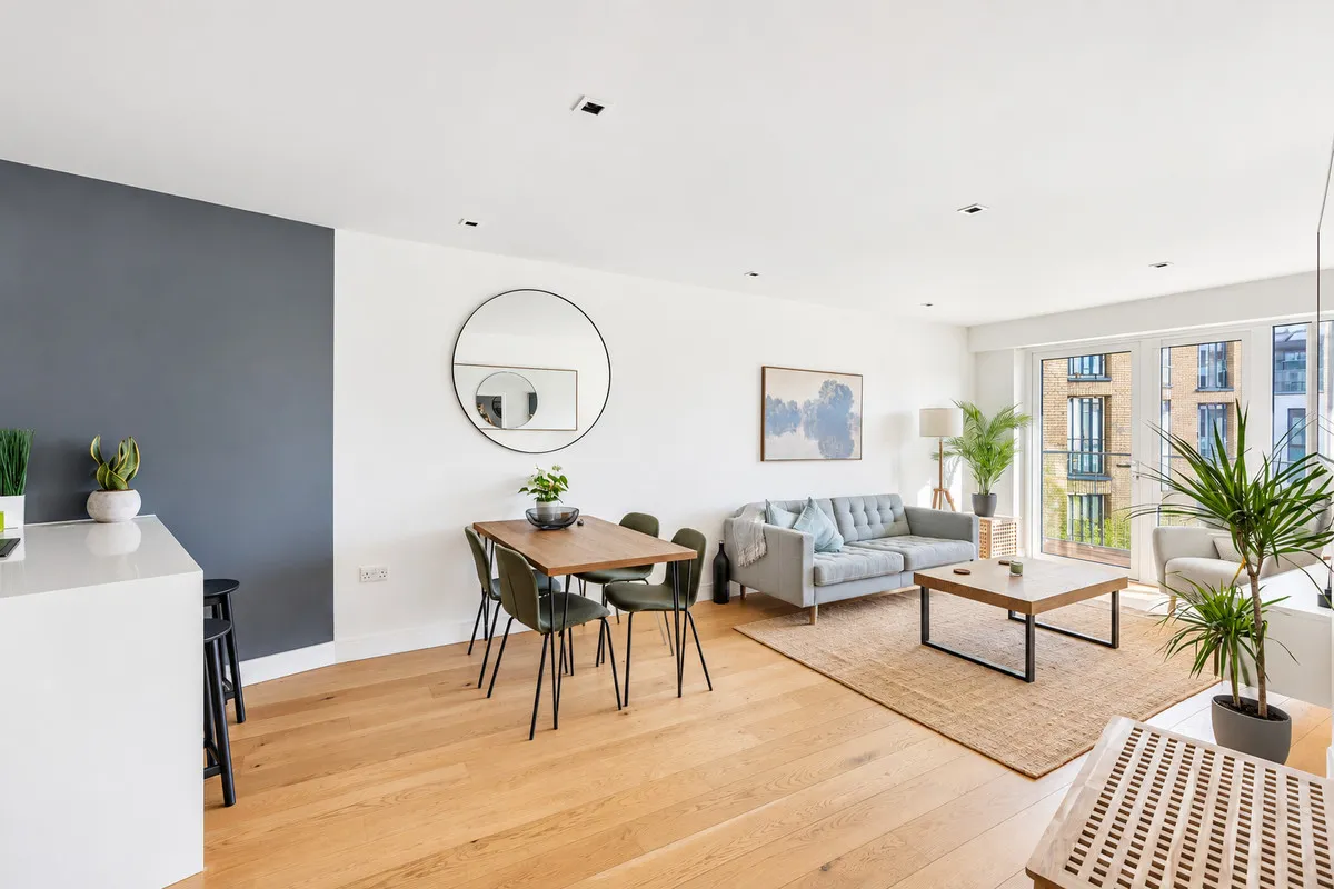 Kew Bridge Road, Brentford, TW8, photo 2