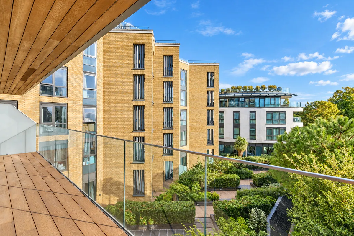 Kew Bridge Road, Brentford, TW8, photo 4