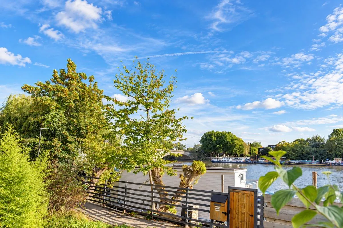 Kew Bridge Road, Brentford, TW8, photo 14