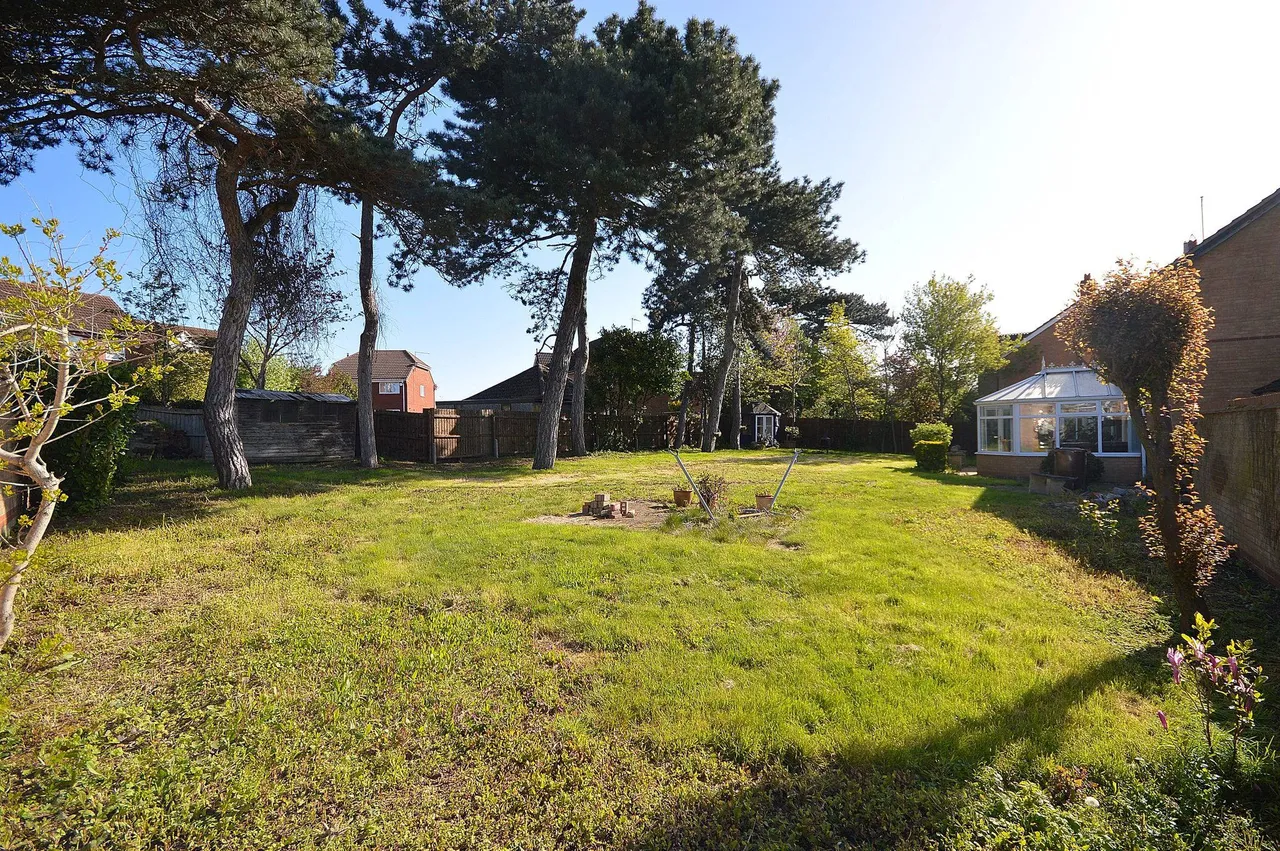 Honeysuckle Way, Northampton, NN3 3QE, photo 29