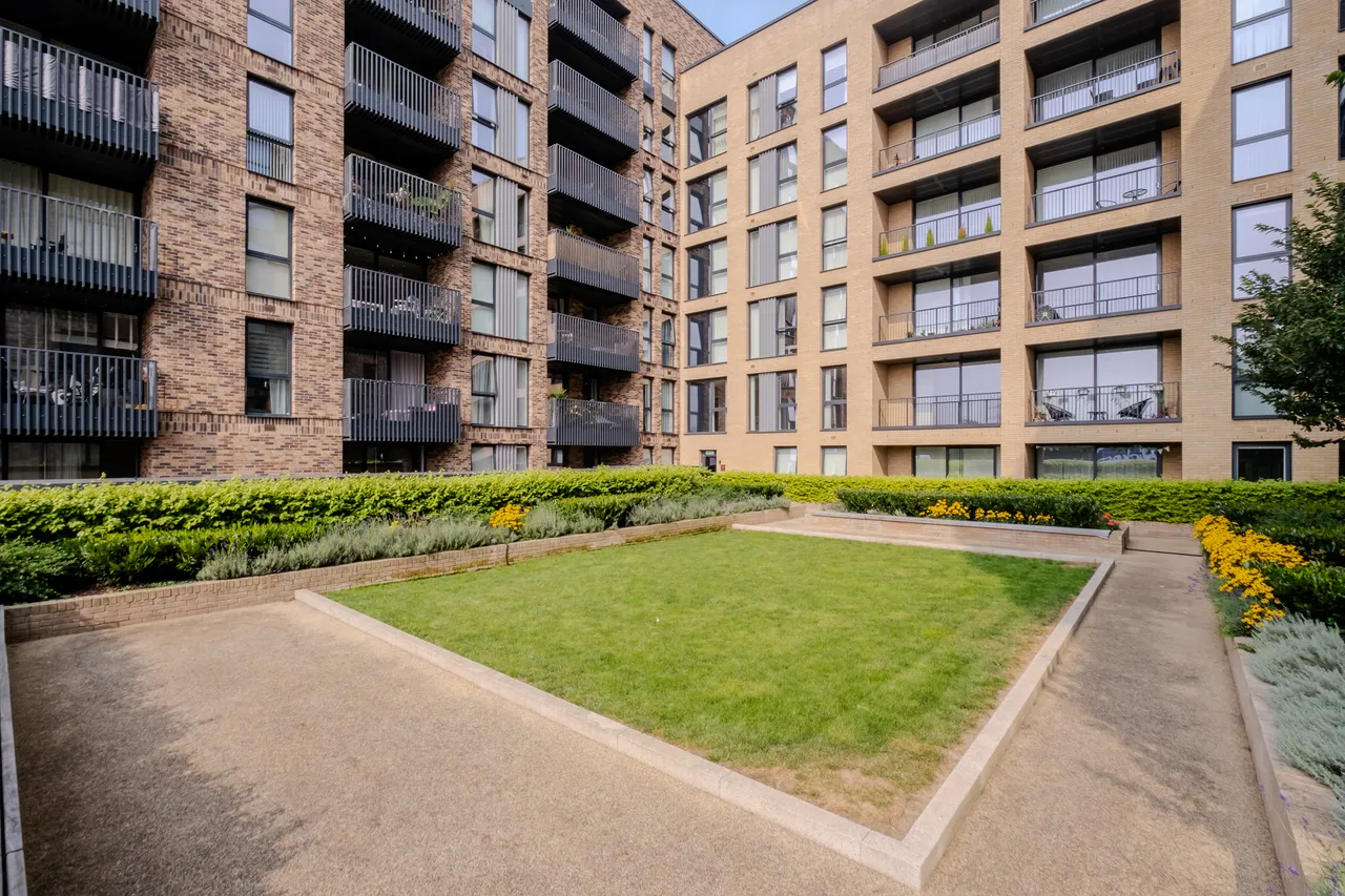 81 Plough Lane, London, SW17, photo 10