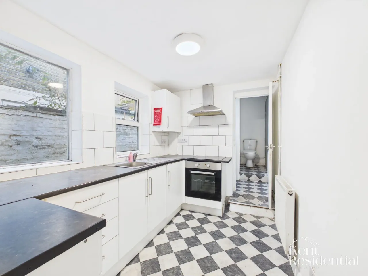 Upper Luton Road, Chatham, ME5, photo 5