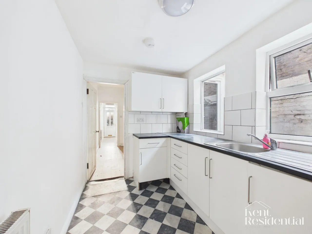 Upper Luton Road, Chatham, ME5, photo 2