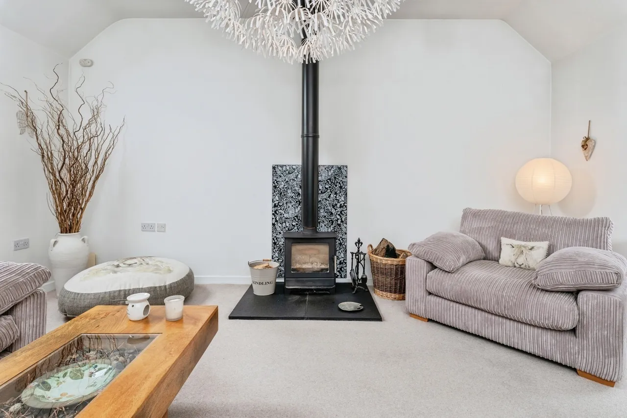 Church Terrace, Rhes-y-Cae, CH8, photo 9